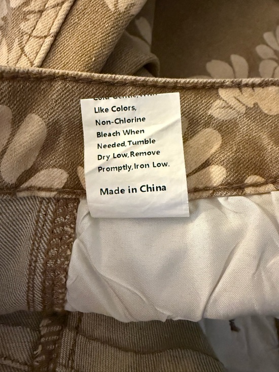 NWT Beige Floral Embroidered Wide-Leg Jeans - Picture 8 of 8